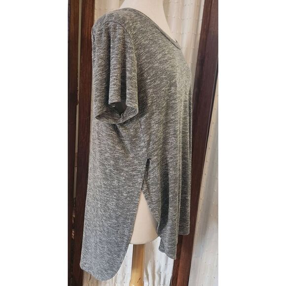 T65 Mossimo long gray heather knit top with rounded split hem and scoop neck - Picture 3 of 7